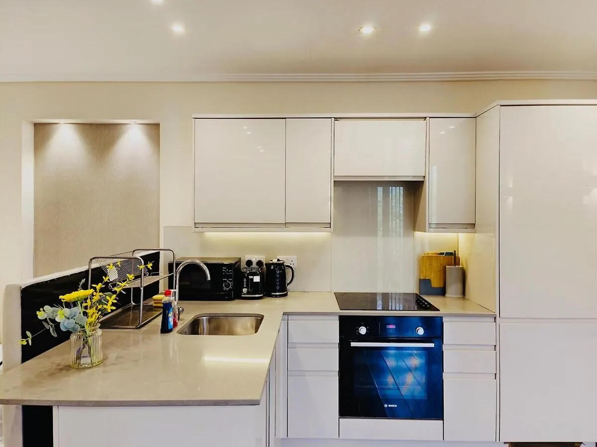 Contemporary 2 Bedroom Apartment In Central London
