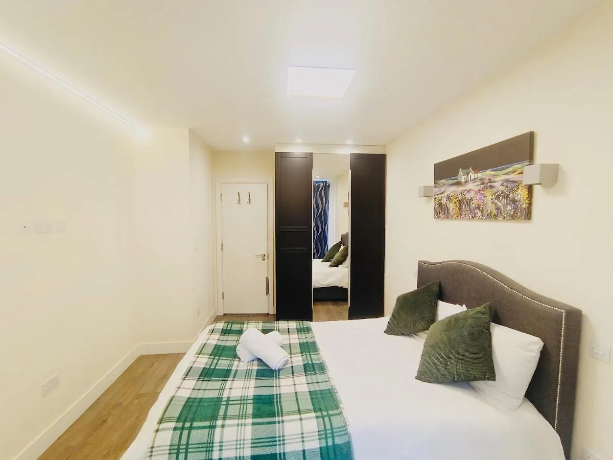Contemporary 2 Bedroom Apartment In Central London