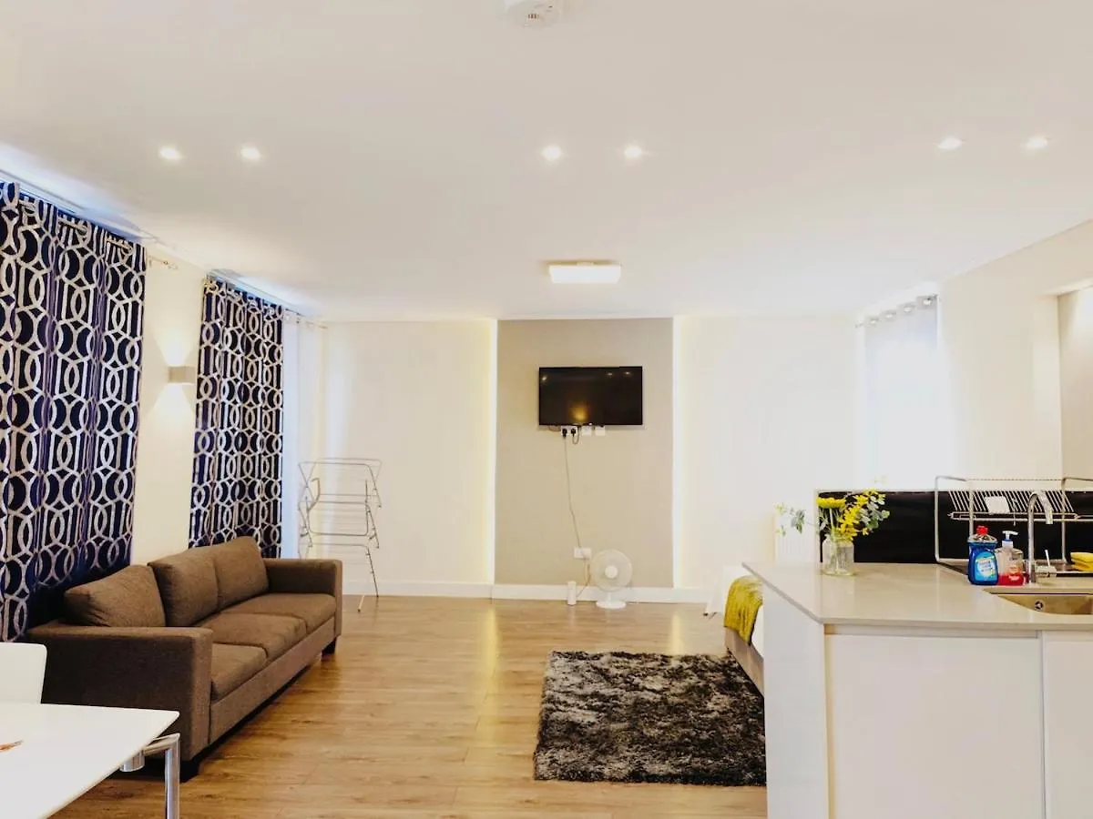 Contemporary 2 Bedroom Apartment In Central London